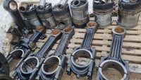 Шатун Д50.24.1 с с нижней крышкой шатуна и болтами шатуна